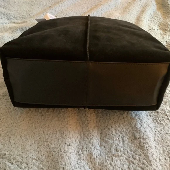 UGG Heritage Tote - Picture 6 of 6